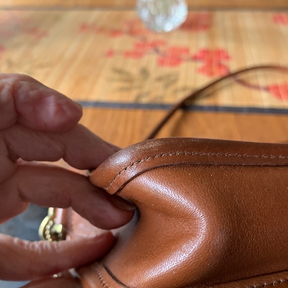 Vintage Coach Leather Carnival Crossbody 9925 - Picture 7 of 9